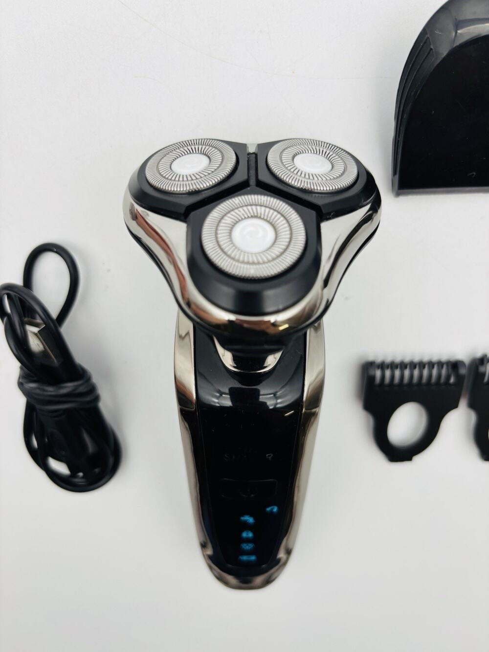 3 in 1 4D rotary electric shaver. Tested. Works. With Cord And Attachments